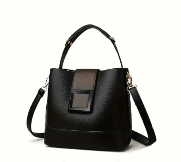Bolsa Bucket Negra Moderna