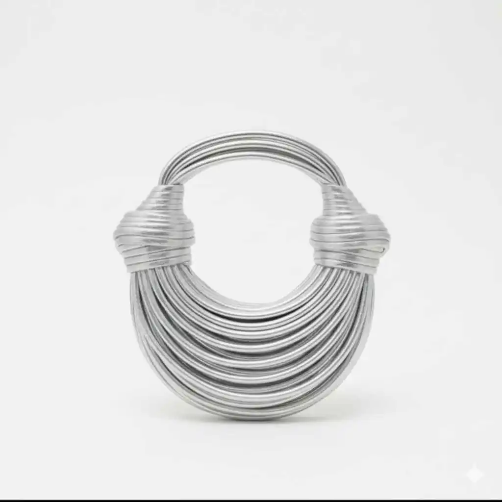 bolsa-para-fiesta-de-mimbre-plateada