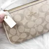 Bolsa De Mano Coach Signature Canvas Color Beige