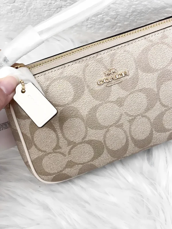 Bolsa De Mano Coach Signature Canvas Color Beige