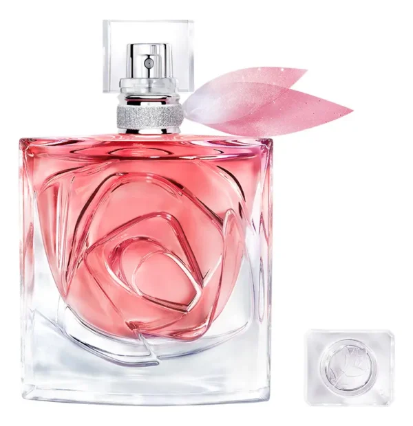Alt text: "Frasco rosa la vie est belle rose lancome 50ml con pétalos, perfume floral femenino elegante y duradero