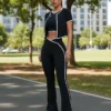 2 Conjunto Deportivo 3 Pcs | Leggins + Crop Top + Abrigo
