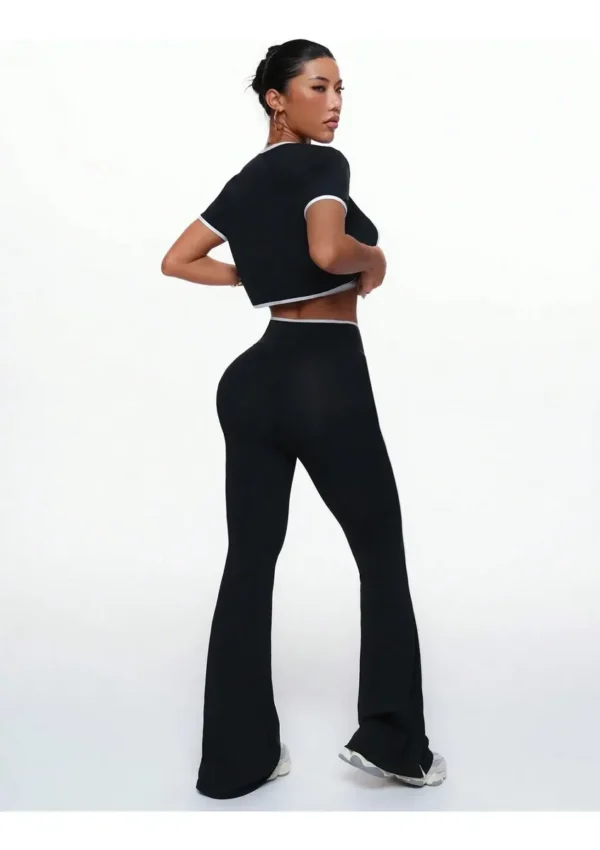 Conjunto Deportivo 3 Pcs | Leggins + Crop Top + Abrigo Conjunto Deportivo 3 Pcs | Leggins + Crop Top + Abrigo