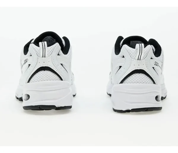 Tenis New Balance 530 blancos para correr, amortiguados y cómodos, ideales para entrenamiento